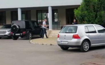 Наско Сираков пристигна на 