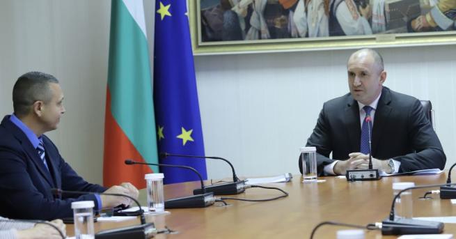 Не трябва да се приспособяваме към съществуващата конструкция за национална