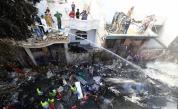  Пътнически аероплан с над 100 души на борда се разруши в Пакистан 