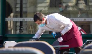 <p><strong>Затворени</strong><strong> </strong>заведения след<strong> акция</strong> на полицията и БАБХ в <strong>Пловдив</strong></p>