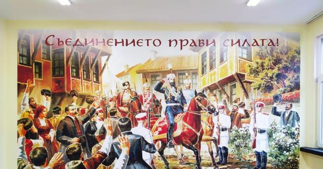 СУ Панайот Волов в Шумен посреща 24 май със стенописи