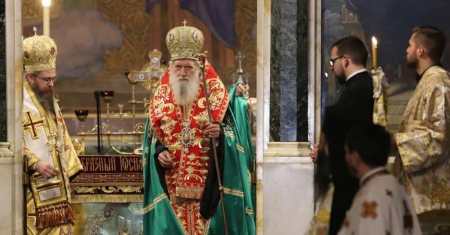 Патриарх Неофит взе днес молитвено участие в Светата литургия за