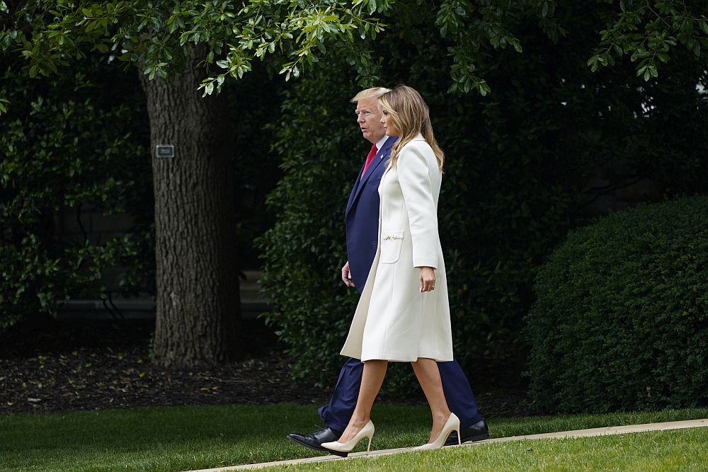 Мелания Тръмп грее цялата в бяло