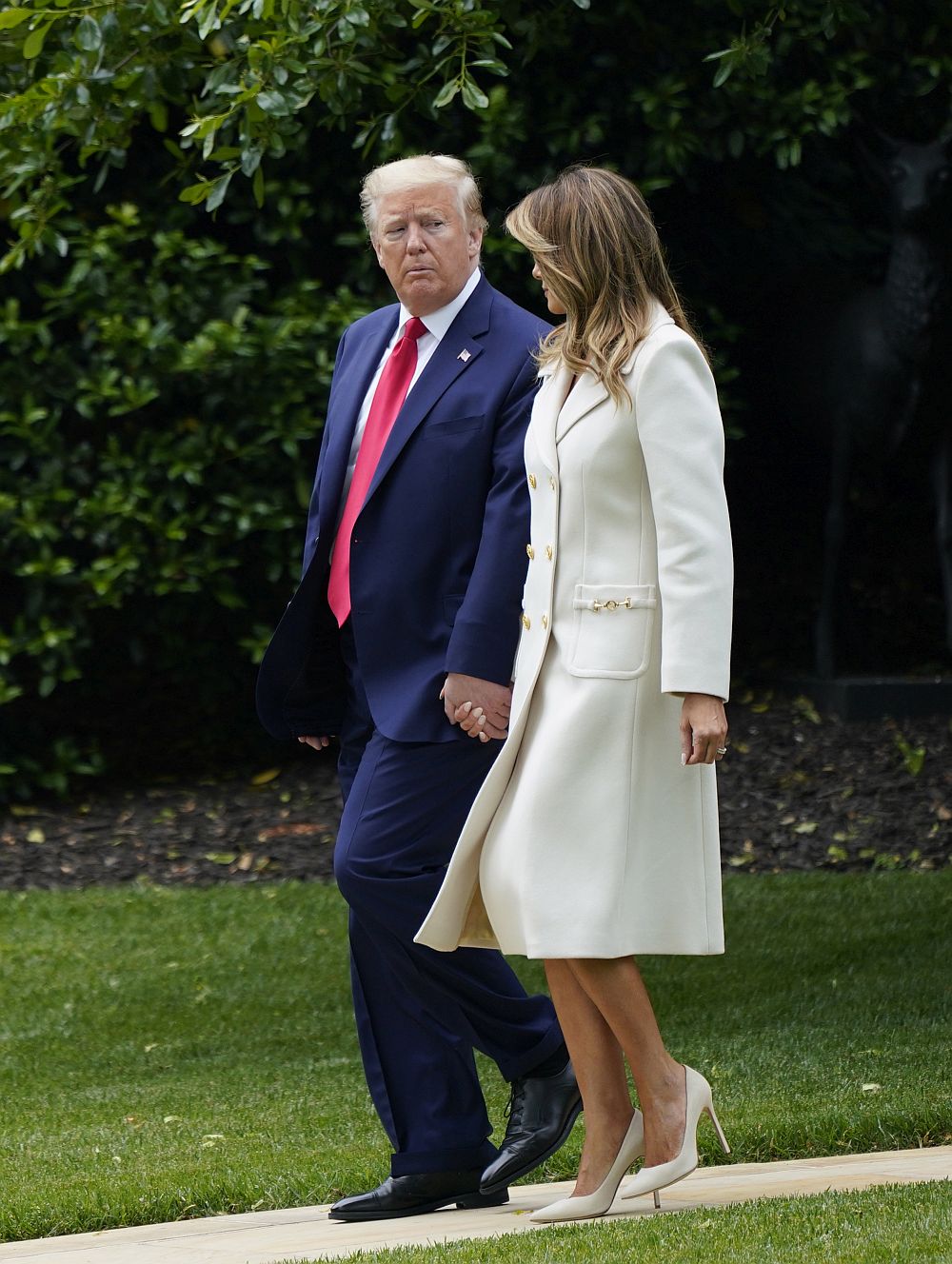 Мелания Тръмп грее цялата в бяло