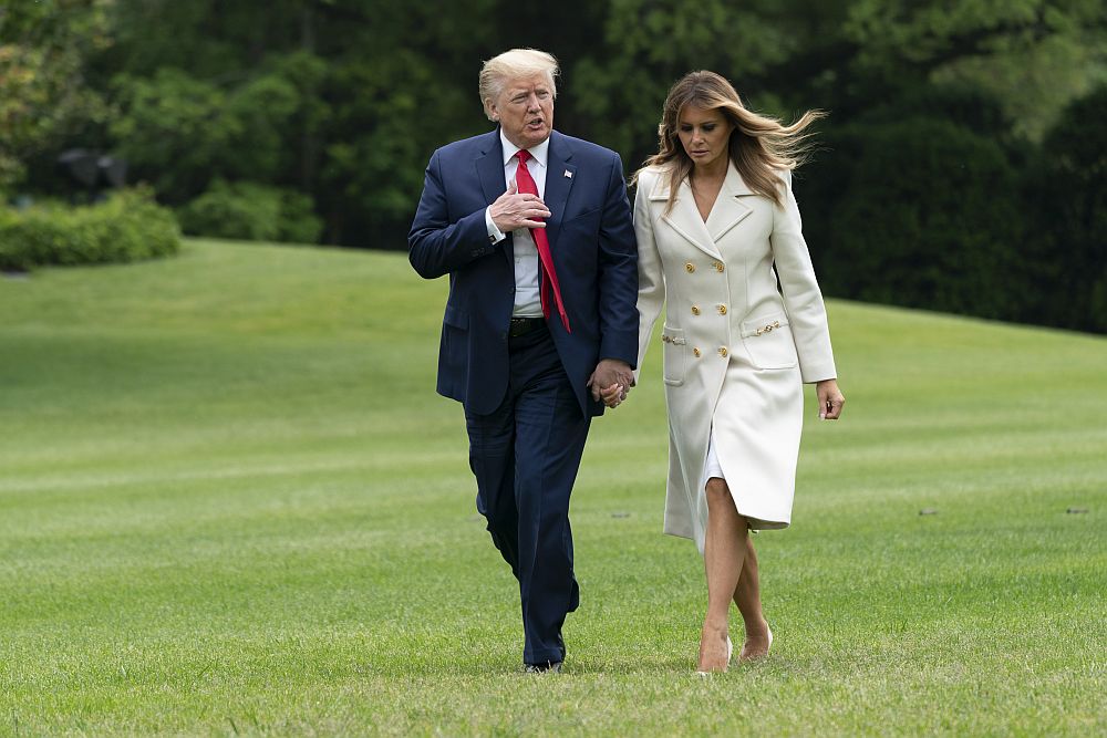 Мелания Тръмп грее цялата в бяло