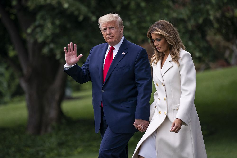 Мелания Тръмп грее цялата в бяло