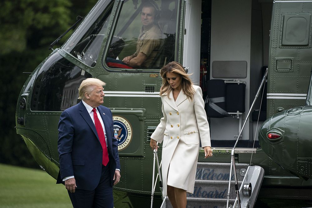 Мелания Тръмп грее цялата в бяло