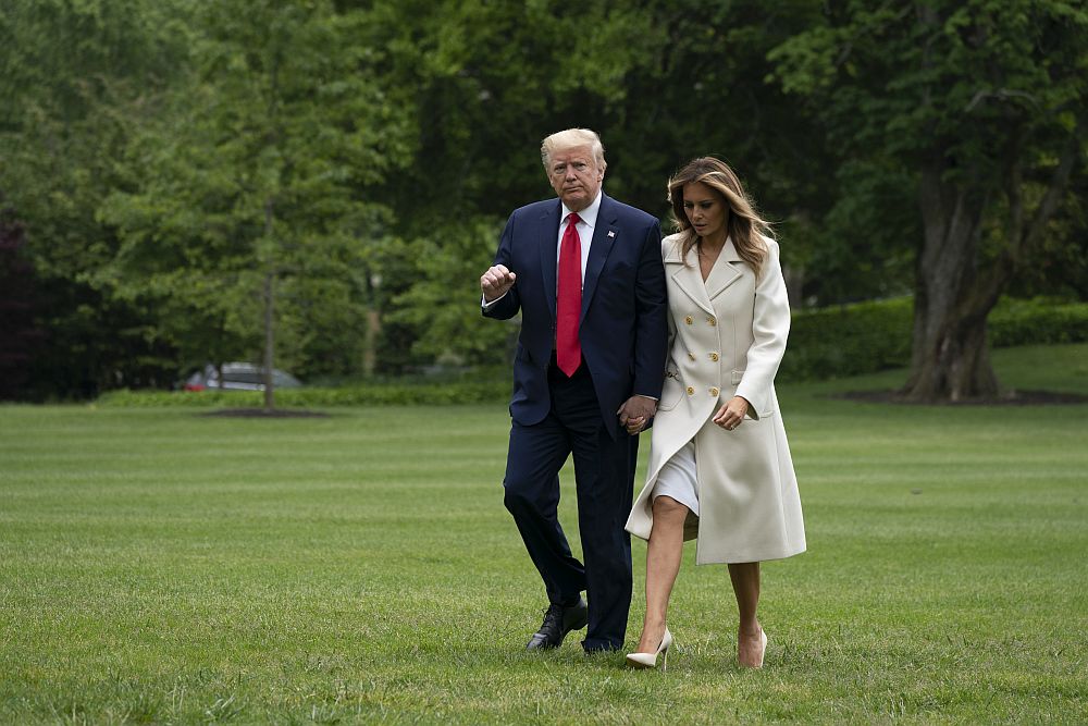 Мелания Тръмп грее цялата в бяло