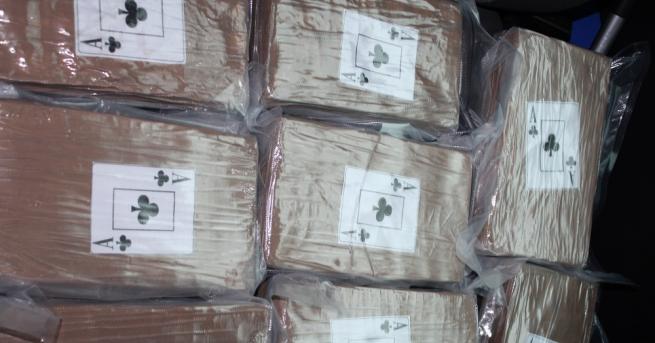 Нови над 250 кг кокаин са намерени в апартамент в
