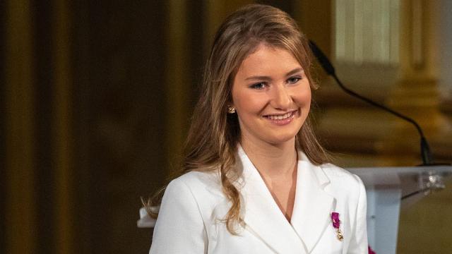 Принцеса Елизабет - бъдещата кралица на Белгия (ГАЛЕРИЯ)