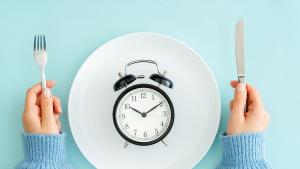 Изследователи са установили че хората които спазват диета с периодично