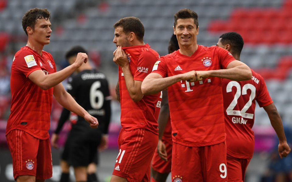 Защитникът Люка Ернандес е получил контузия в бедрото по време