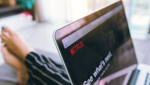 София в обектива на Netflix: Снимат любими сериали в НДК и други знакови места