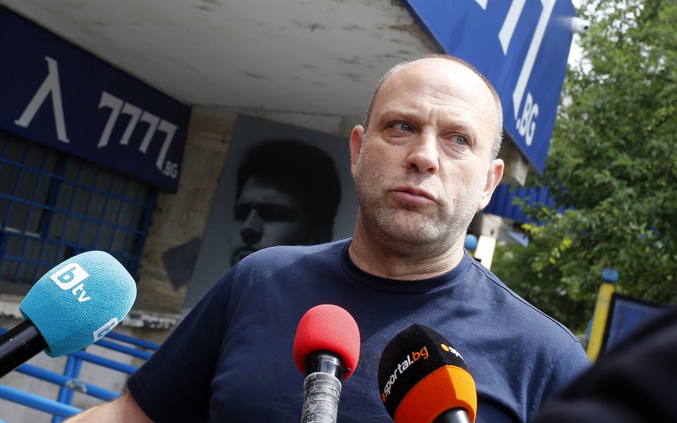 Треньорът на баскетболният Левски Лукойл Константин Папазов призова цялата "синя"