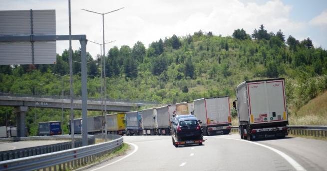 7 км е опашката от товарни автомобили на българо гръцката граница