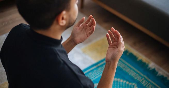 В едно иранско село баща обезглавява 14 годишната си дъщеря защото