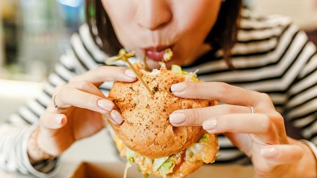 Учени разкриха кои храни ускоряват състаряването
