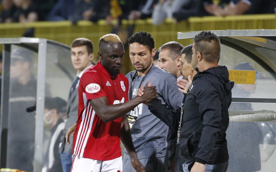 Освен на футболния терен играчът на ЦСКА - Али Соу,