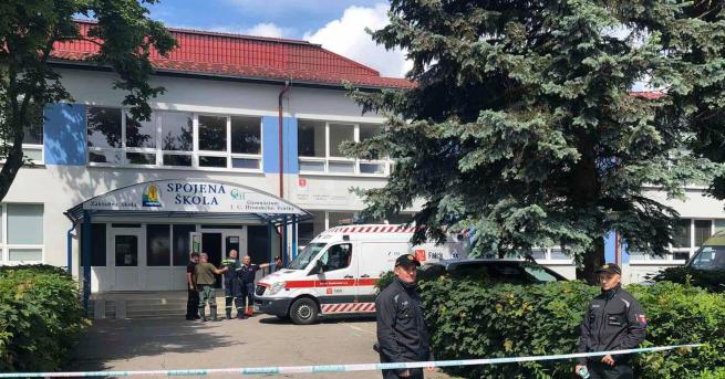 Свят Убит учител в Словакия, учителка и деца са ранени