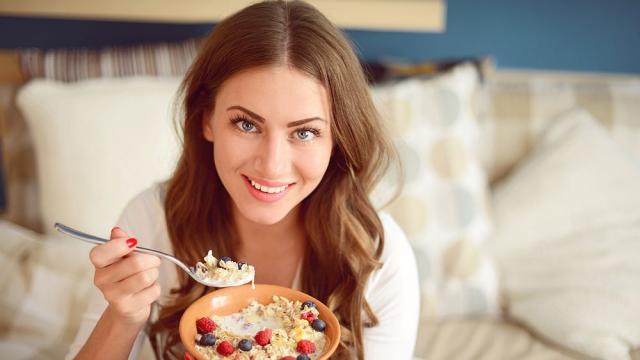 Проучване: Консумирането на една и съща храна улеснява отслабването