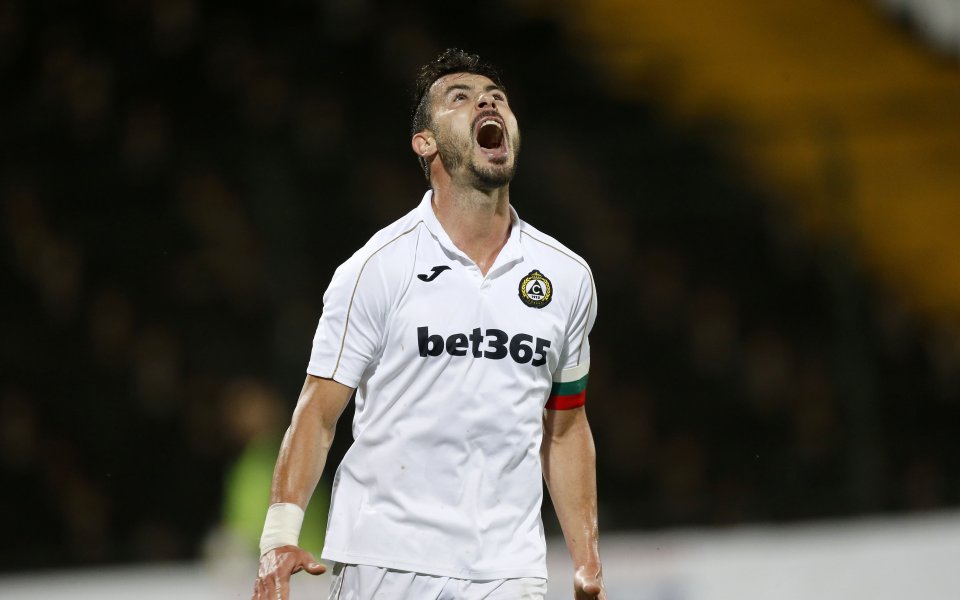 Звездата на Славия Галин Иванов отказа да коментира сделката с