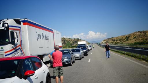  Колона от тежкотоварни коли на границата с Гърция 