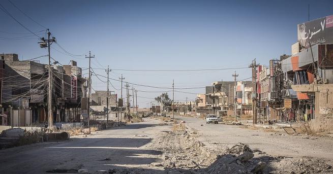 В част от Ирак, опустошена от ИДИЛ, Хана Кидер предвожда