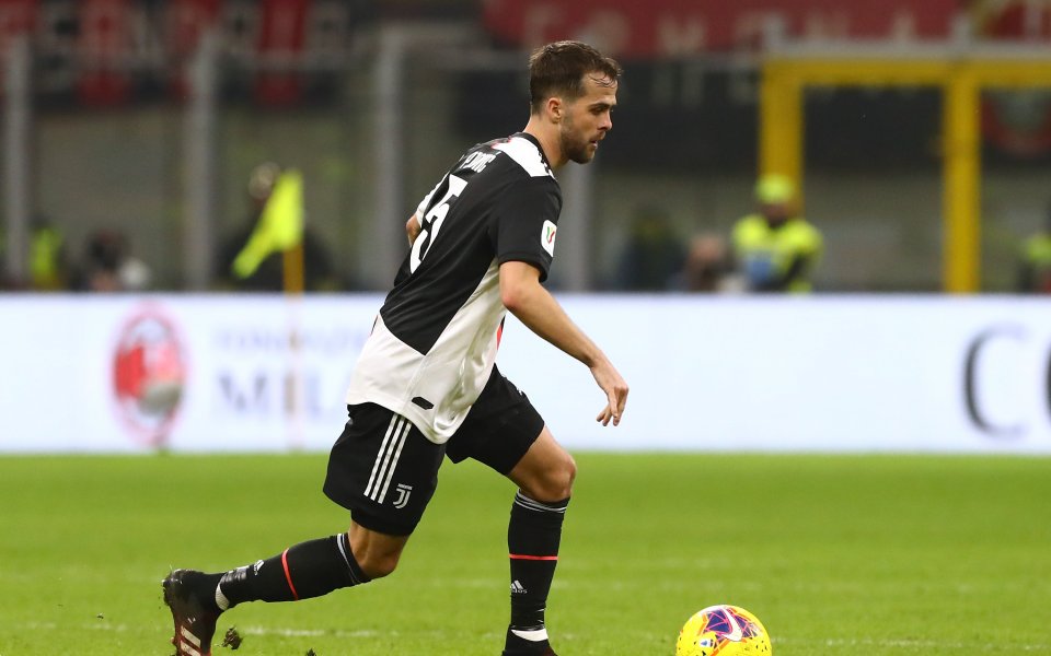 Футболистът на Ювентус - Миралем Пянич, може да премине в