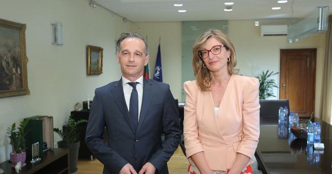 Вицепремиерът и министър на външните работи Екатерина Захариева призова Европейския