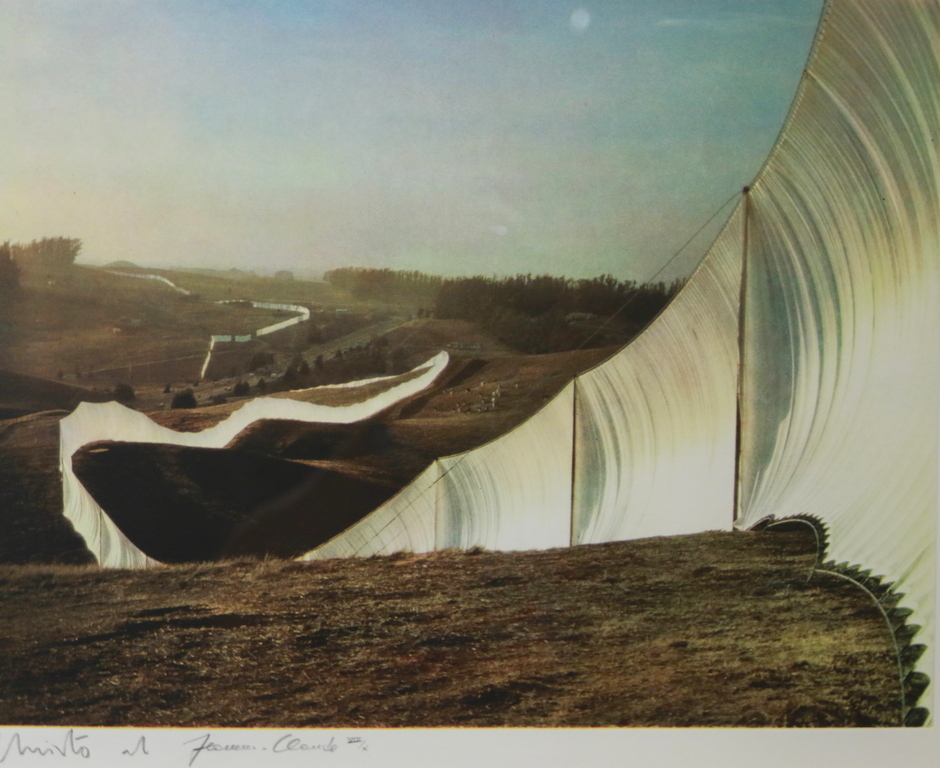 <p>Изложбата &bdquo;IN MEMORIAM ХРИСТО ЯВАШЕВ - CHRISTO (1935 - 2020)&rdquo;, може да бъде видяна до 19 Юли 2020 г. в СГХГ на ул. &bdquo;Ген Гурко&rdquo; 1, (вход откъм ул. &bdquo;Княз Ал. Батенберг&rdquo;)&ldquo; в София, като се спазват всички необходими мерки за безопасност</p>