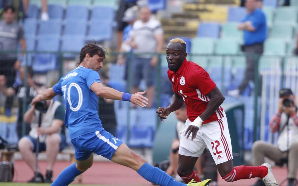 Дербито между ЦСКА и Левски все пак ще бъде отложено.