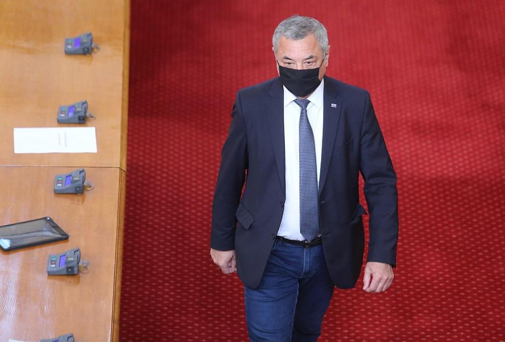  Корнелия Нинова 