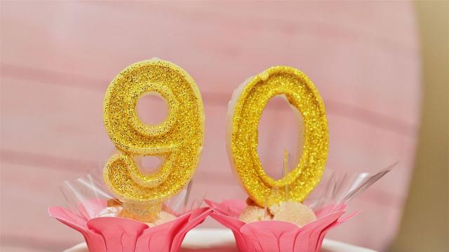 Баба на 90 години изкачи „планина“ в дома си (ВИДЕОСНИМКИ)