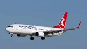 Самолет на Турските авиолинии Turkish Airlines пътуващ от Истанбул за