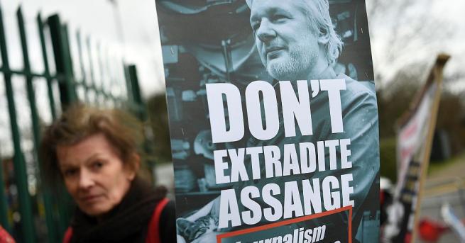 Основателят на Уикилийкс Джулиан Асанж е изненадан че американските власти