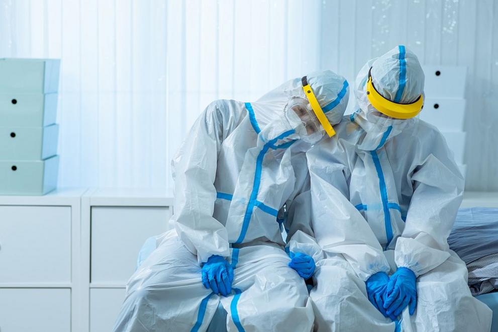 Лекарите, грижещи се за болни от коронавирус в университетската болница