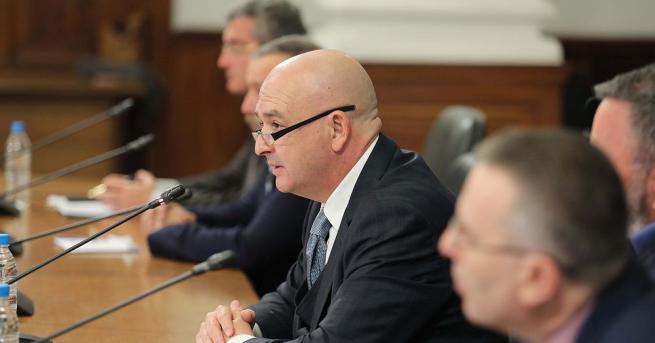 Взето е решение да се продължи извънредната епидемична обстановка до