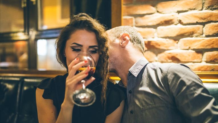  20 сигнала, с които той демонстрира, че го привличаш (без даже да го осъзнава) 