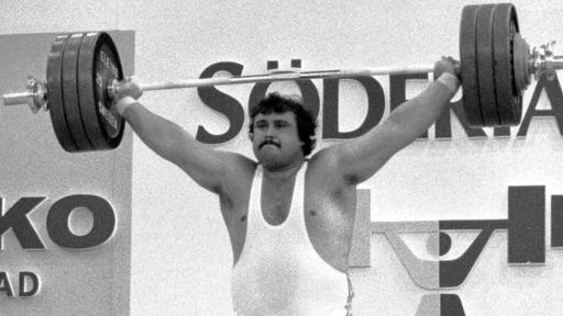  Почина именитият български щангист Антонио Кръстев 