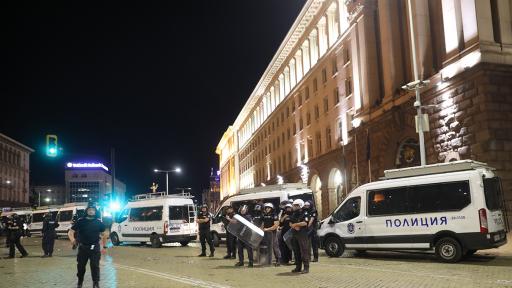  <p>Шефът на Столична дирекция на вътрешните работи: Забранено е да се употребява мощ против лице с белезници</p> 