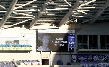 Починалият наскоро Джак Чарлтън бе почетен от британските и ирландските