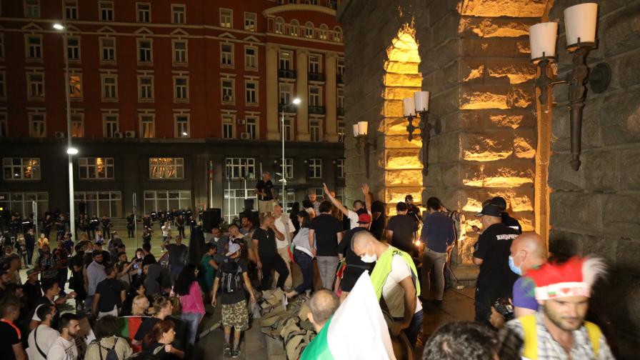  Столична дирекция на вътрешните работи: Атаката против някогашния Партиен дом е готова и планувана 