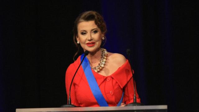 Илиана Раева почива на нашето море с дъщерите и внучките си (СНИМКИ)