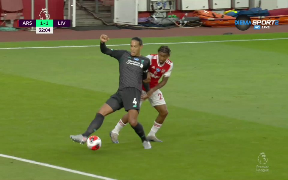 Чудо - Ван Дайк сбърка, Арсенал изравни .native-ad-suggested-news { position: