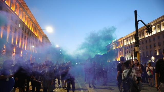 Седми ден на антиправителствените протести в снимки (ГАЛЕРИЯ)