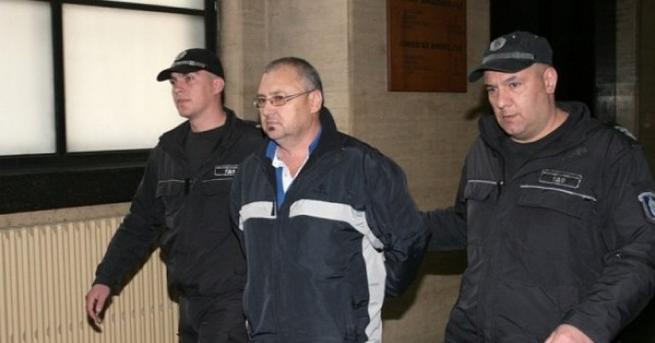 Подсъдимият Тайфи Мекльов е бил предаден на съд с обвинителен