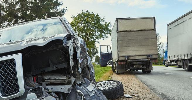 Тежкотоварен камион катастрофира на автомагистрала Тракия Инцидентът става на мястото