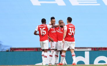 Отборите на Арсенал и Манчестър Сити играят при резултат 1 0