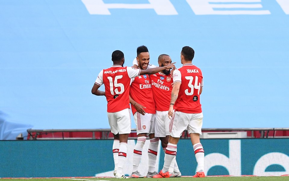 Отборите на Арсенал и Манчестър Сити играят при резултат 1:0