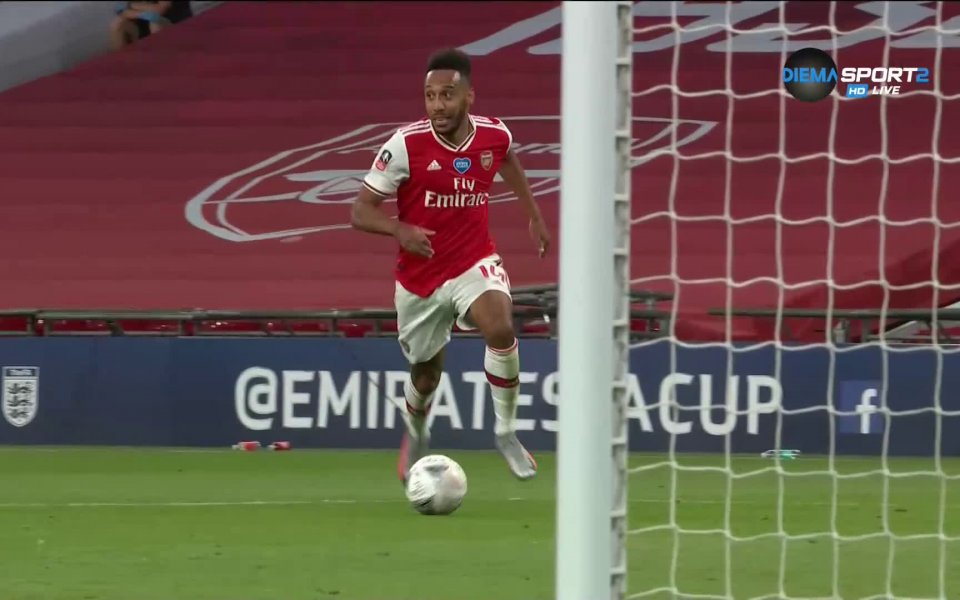 Втори гол на Обамеянг праща Арсенал с един крак във